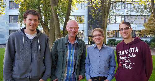 Die Fachschaft Informatik stellt sich vor: Michael Reich, Dr. Dietmar Schneider, Sven Biermann, Christian Buers (von links nach rechts)